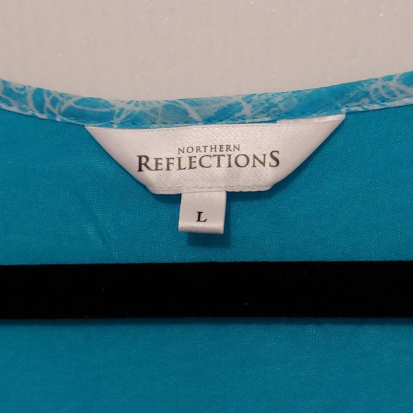 Ruffled sleeveless top - Picture 3 of 4